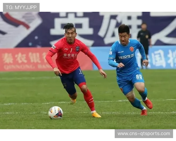 哈师大男篮为女篮场边助威，客场比赛创造-主场优势-